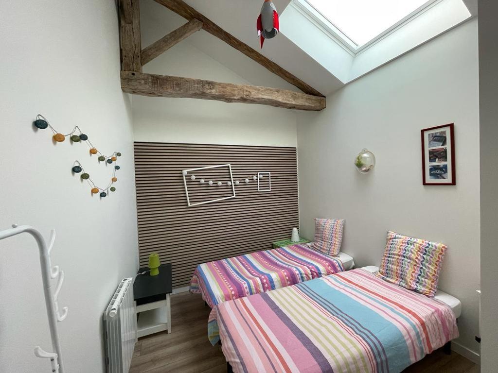 Gite De Charme - 3 Chambres, 5 Lits - De 4 A 7 Personnes Avanton Exterior foto